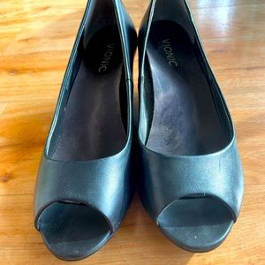 Vionic Peep Toe Wedge Shoes size 8.5
